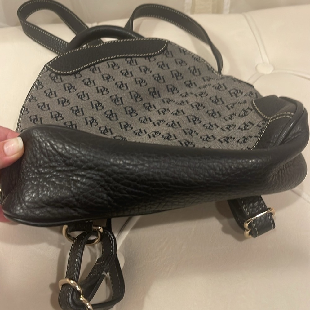 Dooney & Bourke backpack - Picture 4 of 8